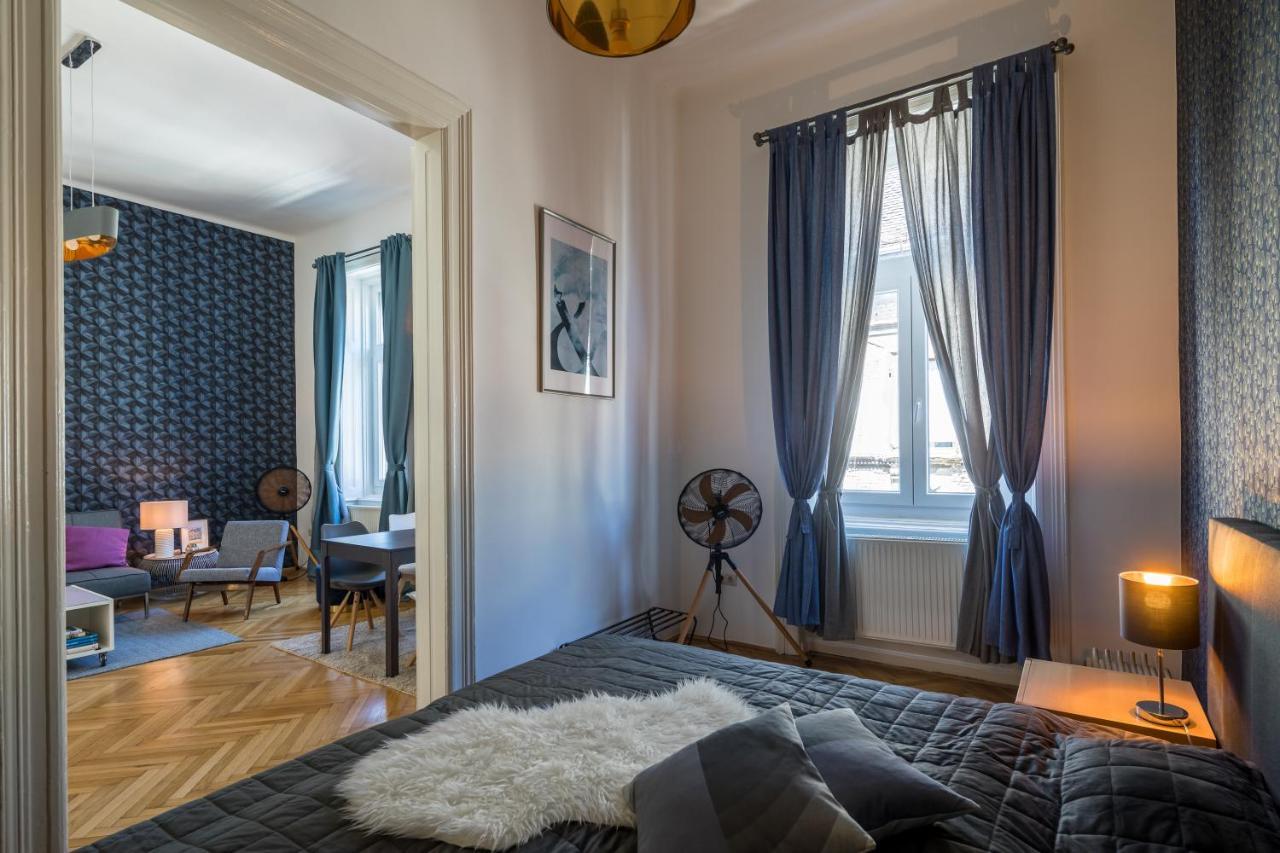 Double Blue Apartment In Budapest Downtown Bagian luar foto