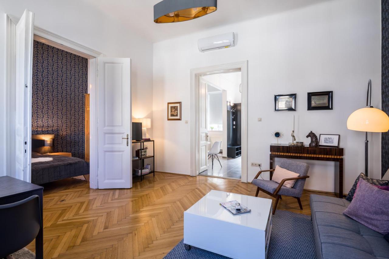 Double Blue Apartment In Budapest Downtown Bagian luar foto