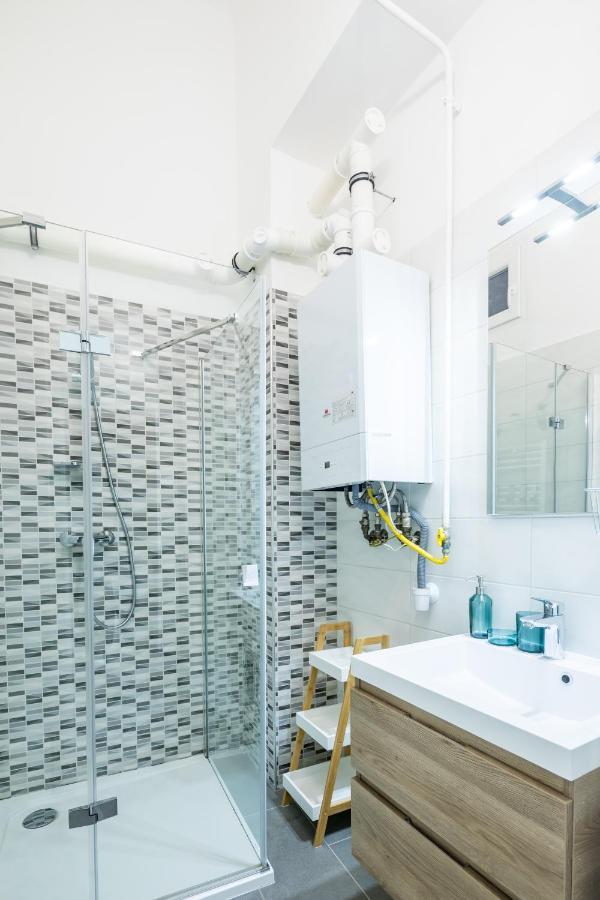 Double Blue Apartment In Budapest Downtown Bagian luar foto